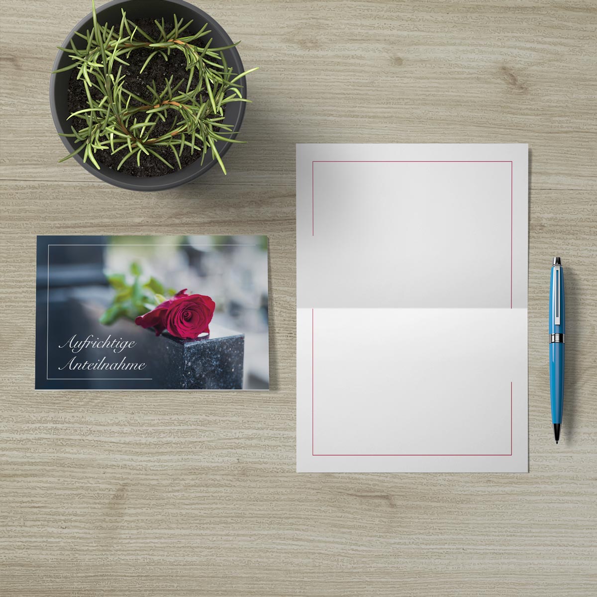 Set aus 4 hochwertigen, nachhaltigen Trauerkarten mit schlichtem Design und passendem Umschlag.