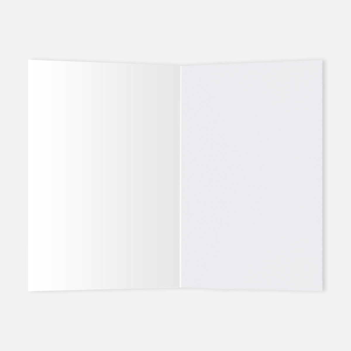 Offene weiße Trauerkarte mit hochwertigem, nachhaltigem Material und schlichtem Design.